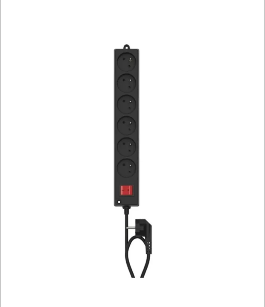 Multiprise INGELEC 6 prises 2P+T avec interrupteur – Noir